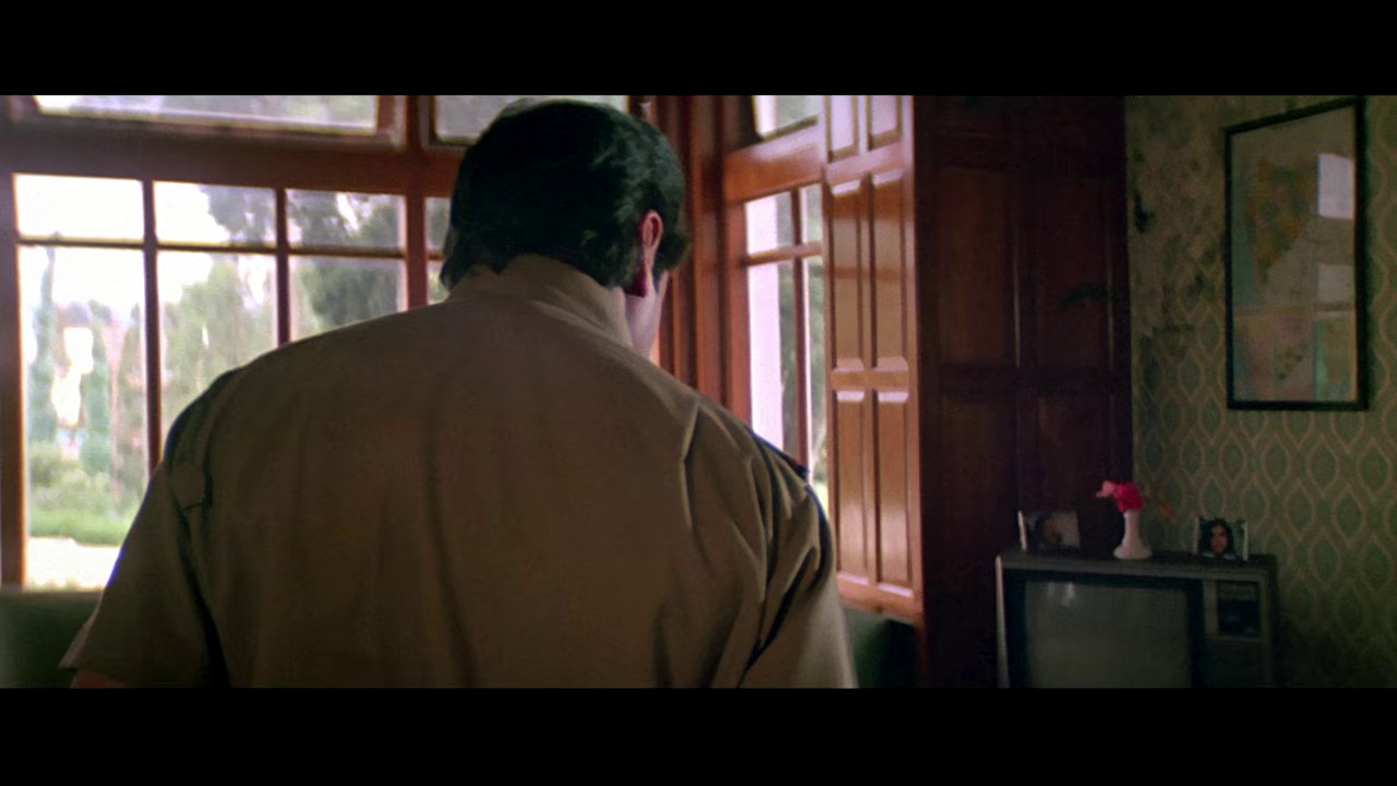 Ram Lakhan (1989) AMZN WEB-DL Hindi 720p HEVC DDP 2.0 ESub.mkv.0004